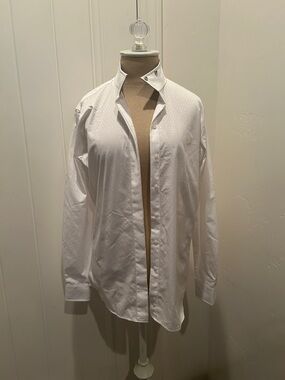 Beacon Hill Men's White Button-Up Shirt - Classic Long Sleeve Coolmax Collection